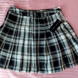 Pleated skirt